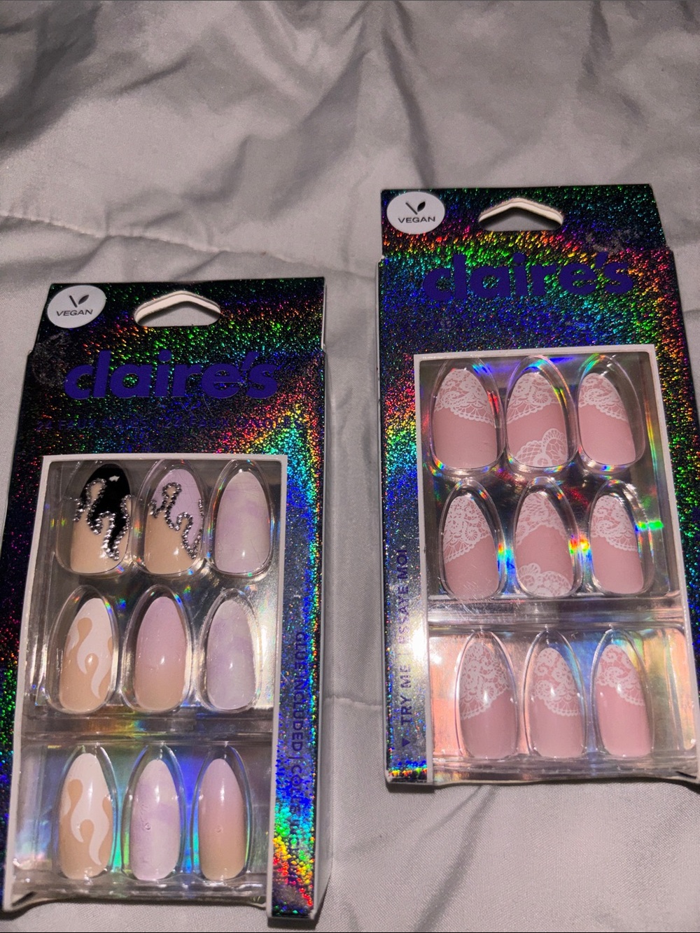 Claire’s 24 Faux Nails Oval Designed/Glue Included(Brand New)